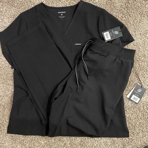 Jaanuu scrub set black